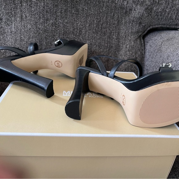 Michael Kors Paola Chain Platform Sandals size 8.5 - Picture 3 of 6